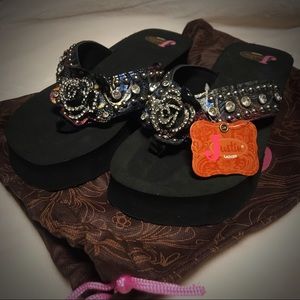 NWT✨ Beautiful Justin Ladies Sandals